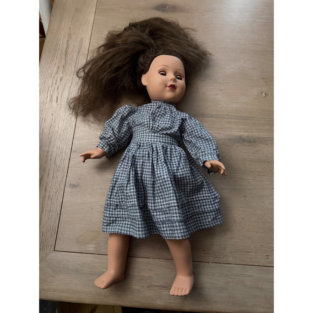 Madame Alexander 18 inch Doll Brown Hair Brown Sleep Eyes Gingham Dress 2009